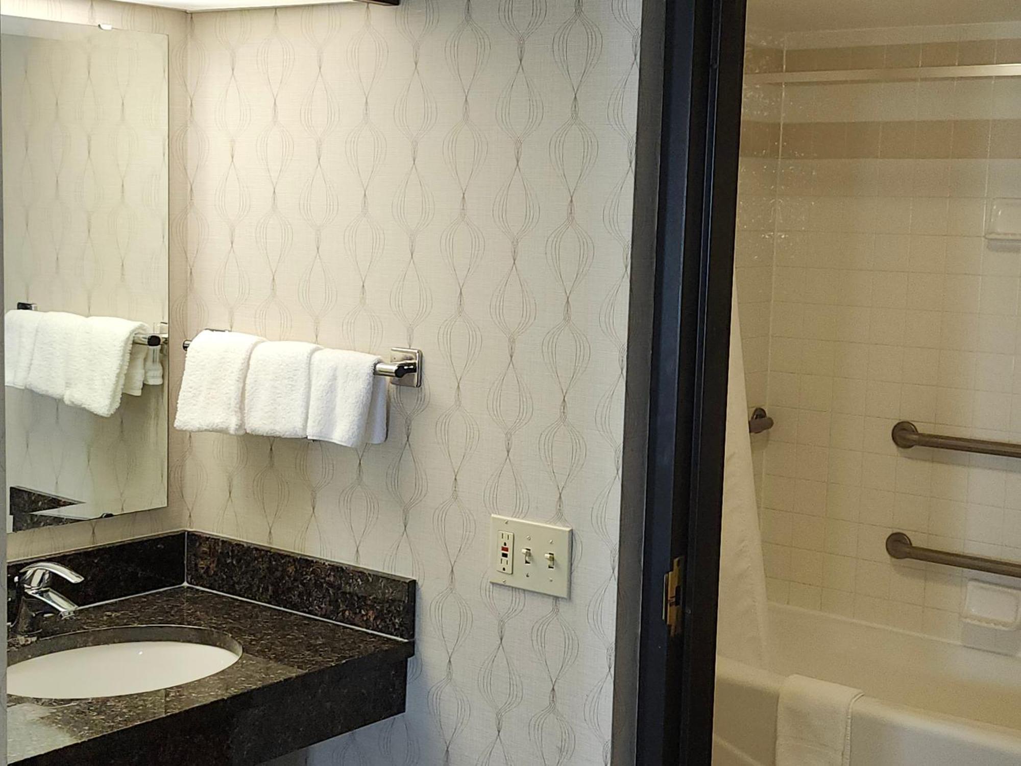 Heritage Inn & Suites The Woodlands, Trademark By Wyndham Екстериор снимка