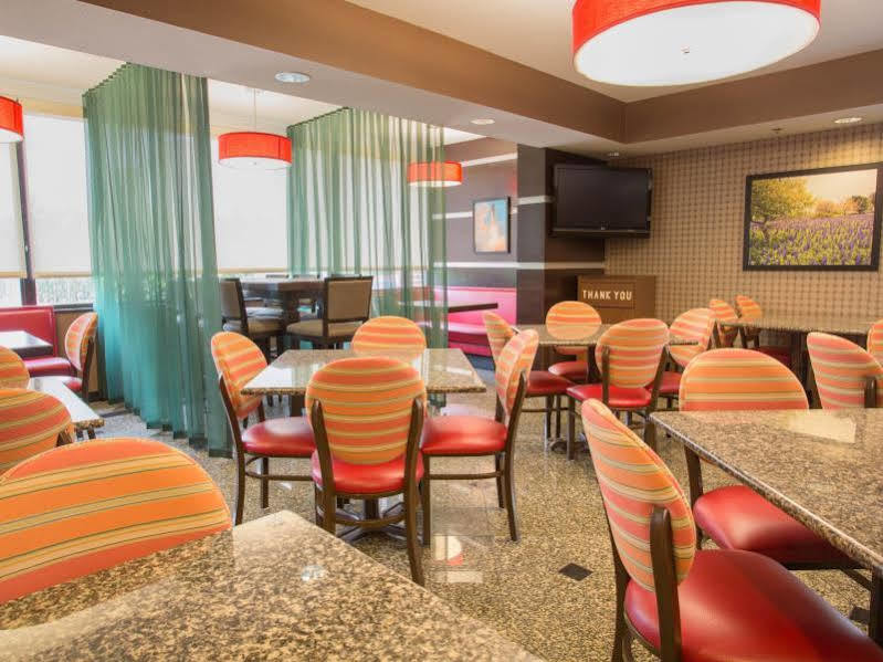 Heritage Inn & Suites The Woodlands, Trademark By Wyndham Екстериор снимка